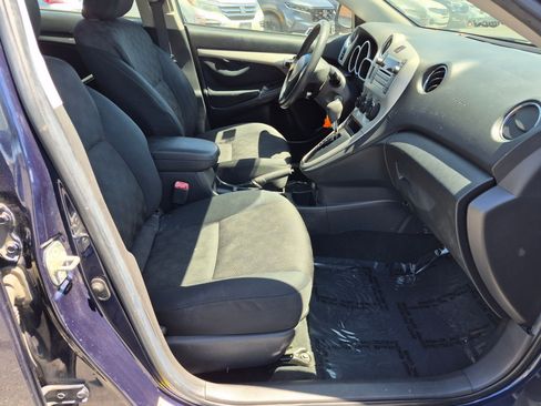 Used 2009 Pontiac Vibe w/ Preferred Package FWD image 28