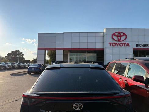 Used 2025 Toyota bZ4X FWD w/ Weather Package image 5