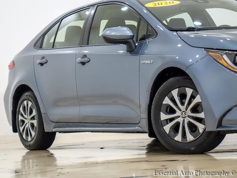 Used 2020 Toyota Corolla LE FWD image 4