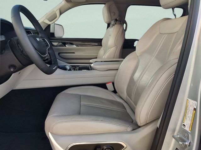 Used 2022 Jeep Wagoneer Series II w/ Flexible Seating Group AWD/4WD image 27