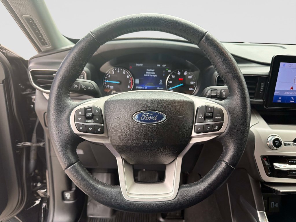 Used 2023 Ford Explorer XLT w/ Equipment Group 202A AWD/4WD image 33