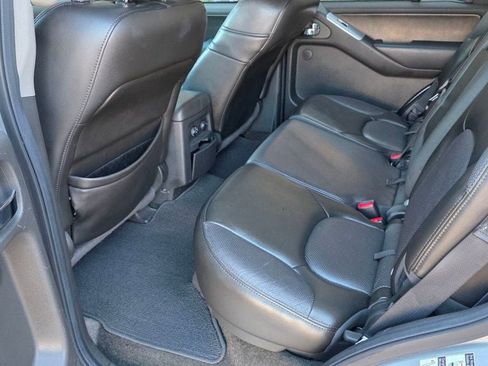 Used 2012 Nissan Pathfinder Silver image 40
