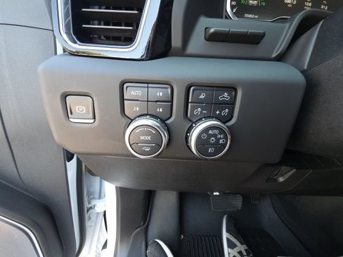Used 2025 GMC Sierra 2500 Denali Ultimate w/ Max Trailering Package AWD/4WD image 15