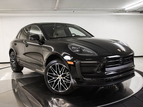Certified 2026 Porsche Macan image 9