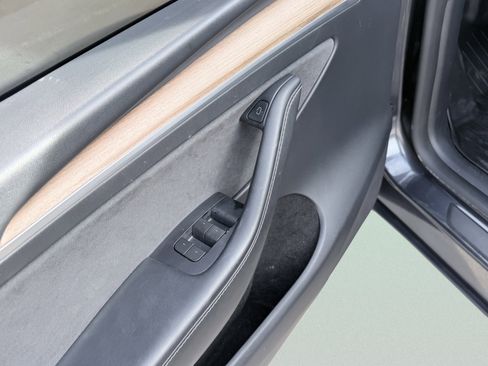 Used 2024 Tesla Model Y Long Range image 26