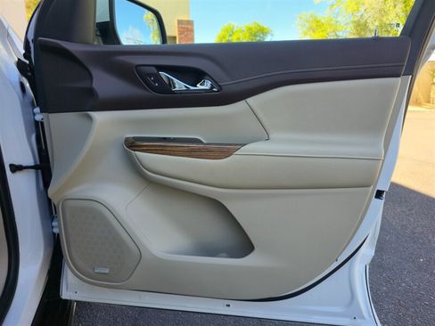 Used 2019 GMC Acadia Denali w/ Technology Package FWD image 26