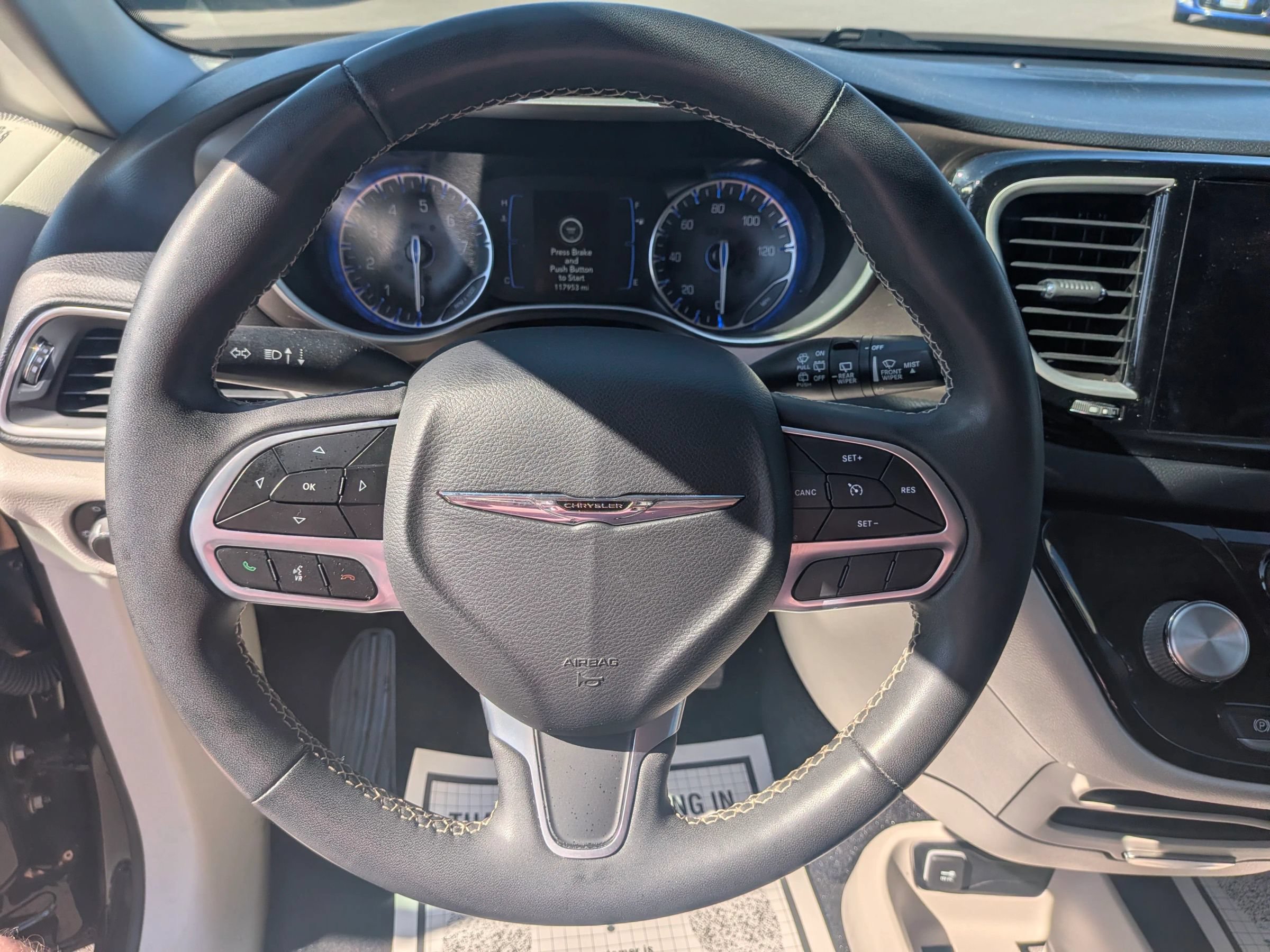 Used 2022 Chrysler Voyager LX FWD image 21