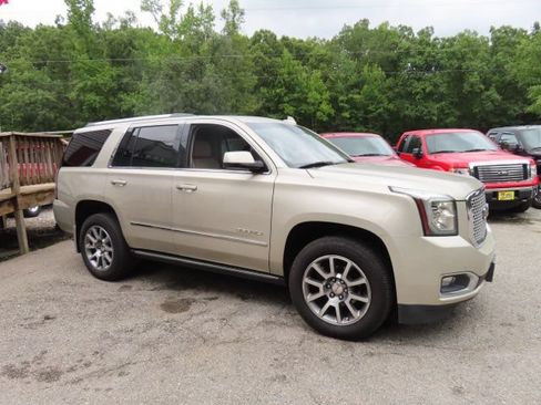 Used 2015 GMC Yukon Denali w/ Premium Package AWD/4WD image 5