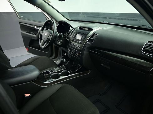 Used 2015 Kia Sorento LX image 26