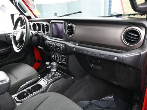 Used 2021 Jeep Wrangler Unlimited Sport image 47