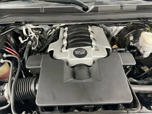 Used 2018 Cadillac Escalade ESV Premium Luxury AWD/4WD image 27