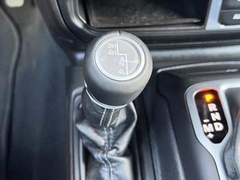 Used 2024 Jeep Wrangler Unlimited Sahara w/ Technology Group AWD/4WD image 27