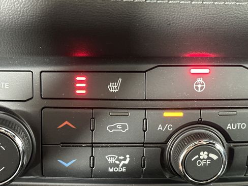 Used 2022 Dodge Durango GT image 24