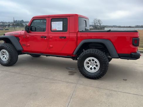 Used 2022 Jeep Gladiator Rubicon w/ Cold Weather Group image 5