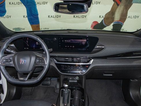 Used 2025 Buick Envista Avenir FWD image 3