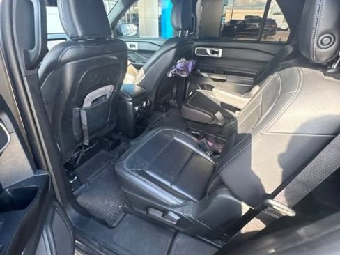 Used 2020 Ford Explorer XLT w/ Equipment Group 202A RWD image 11