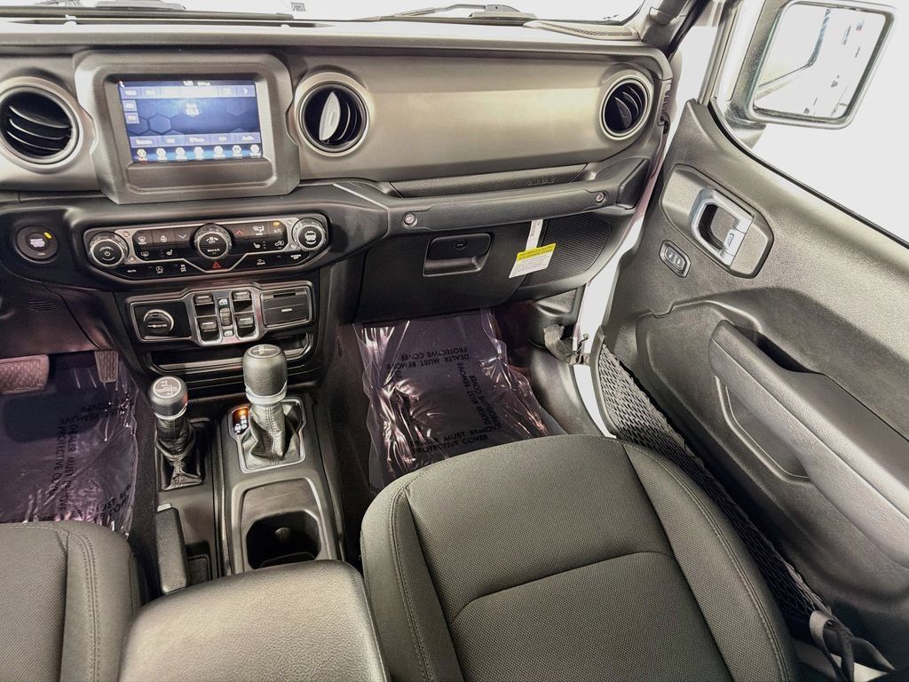 Used 2022 Jeep Gladiator Sport AWD/4WD image 22