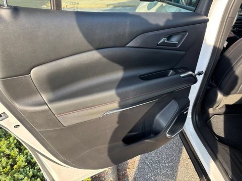 Used 2024 Chevrolet Traverse RS w/ LPO, Floor Liner Package FWD image 10