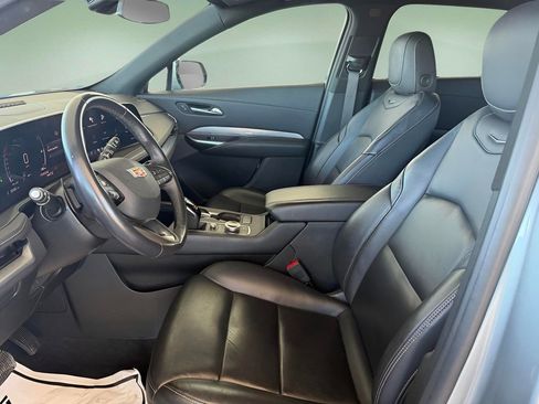 Used 2024 Cadillac XT4 Premium Luxury image 15