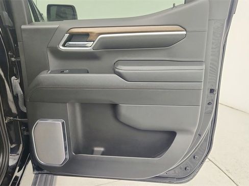 Used 2024 Chevrolet Silverado 1500 High Country w/ Midnight Edition image 35