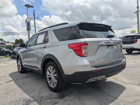 Used 2023 Ford Explorer XLT w/ Equipment Group 202A RWD image 6