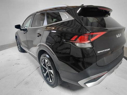 Used 2023 Kia Sportage EX AWD/4WD image 5
