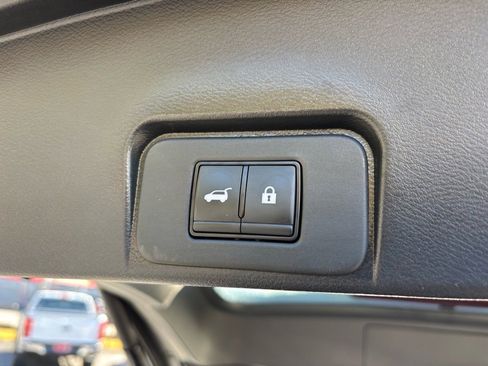 Used 2023 Nissan Rogue SV w/ SV Premium B Package image 12