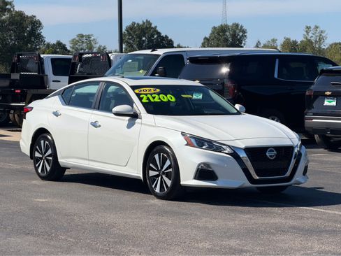 Used 2022 Nissan Altima 2.5 SV w/ SV Premium Package AWD/4WD image 1