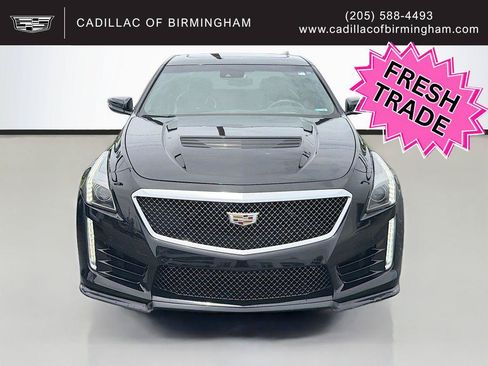 Used 2017 Cadillac CTS V w/ Luxury Package RWD image 2