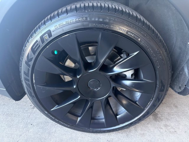 Used 2022 Tesla Model Y Long Range AWD/4WD image 7