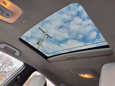 Used 2018 Toyota Prius Prime Advanced image 24