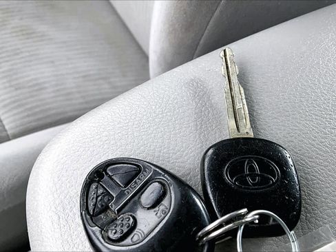 Used 2010 Toyota Corolla image 14