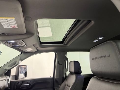 Used 2022 GMC Sierra 3500 Denali w/ Denali Ultimate Package AWD/4WD image 25