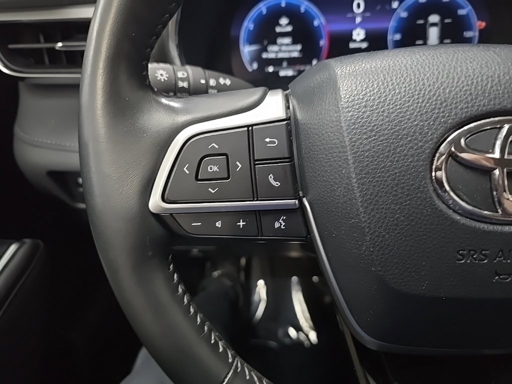 Used 2024 Toyota Highlander Platinum AWD/4WD image 20