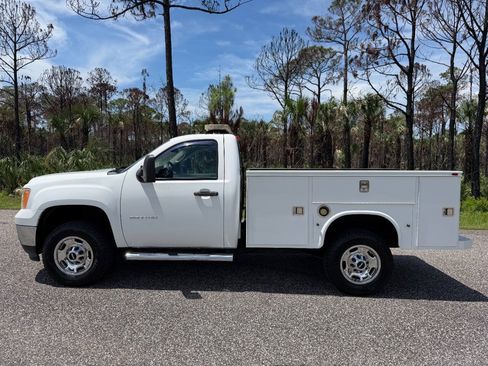 Used 2012 GMC Sierra 2500 W/T AWD/4WD image 2