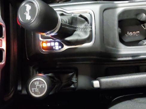 Used 2025 Jeep Wrangler Sahara w/ Safety Group AWD/4WD image 22