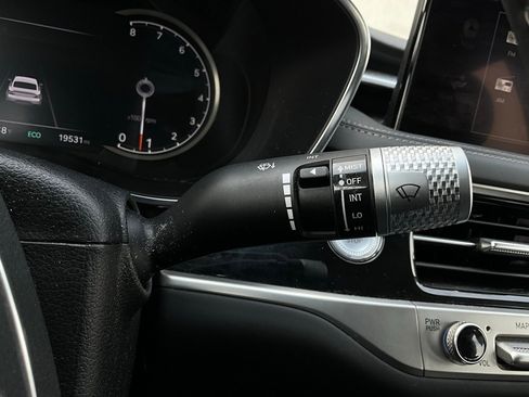 Used 2025 Genesis G70 2.5T image 39