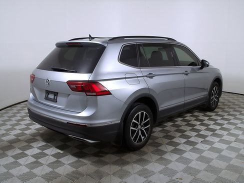 Used 2021 Volkswagen Tiguan SE FWD image 7