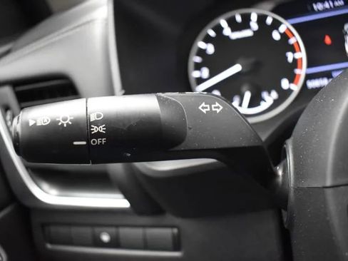 Used 2024 Nissan Rogue SV FWD image 25