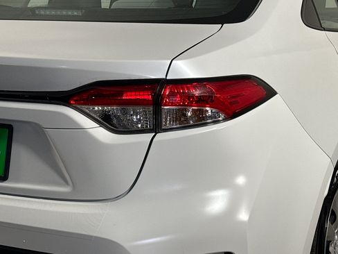 Used 2025 Toyota Corolla LE w/ Convenience Package FWD image 34