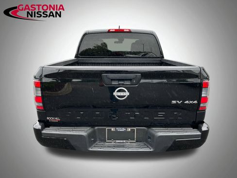 Used 2023 Nissan Frontier SV image 9