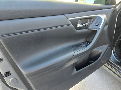 Used 2018 Nissan Altima 2.5 SR w/ SR Midnight Edition image 19