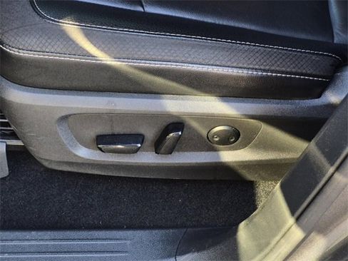 Certified 2023 Nissan Pathfinder SL w/ Lighting Package (N92) image 22