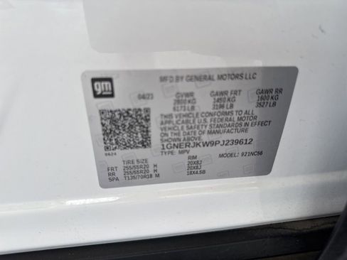 Used 2023 Chevrolet Traverse RS image 39