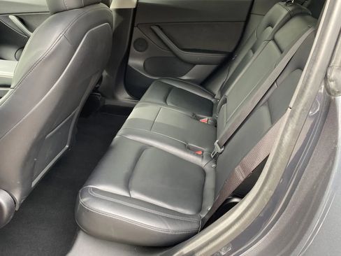 Used 2020 Tesla Model Y Long Range image 9