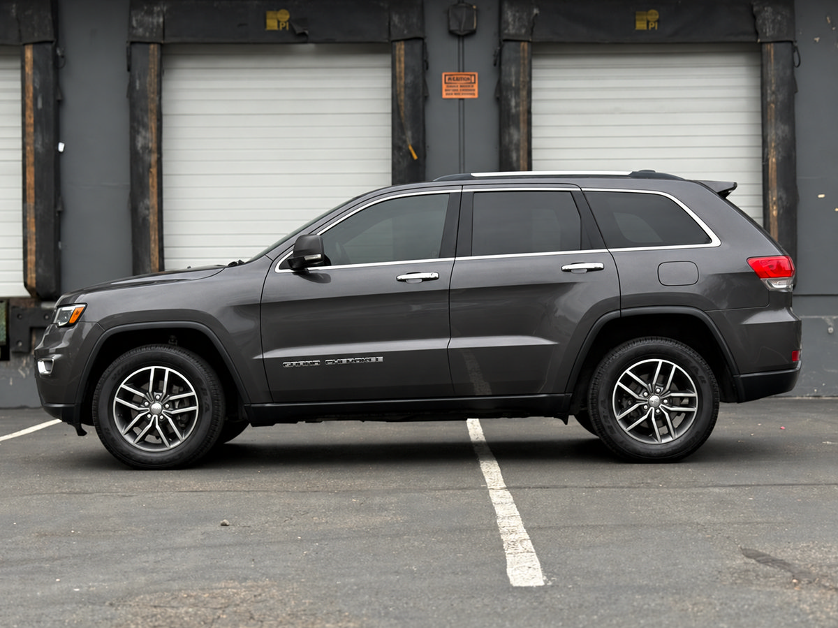 Used 2018 Jeep Grand Cherokee Limited w/ Luxury Group II AWD/4WD image 7