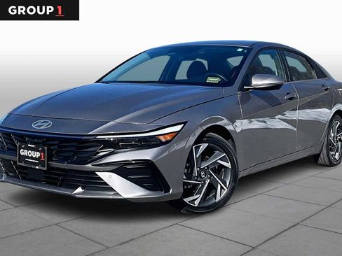 Used 2024 Hyundai Elantra Limited image 1