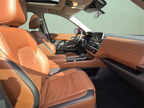 Used 2023 Nissan Pathfinder Platinum image 41