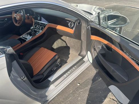 Certified 2024 Bentley Continental GT V8 image 1