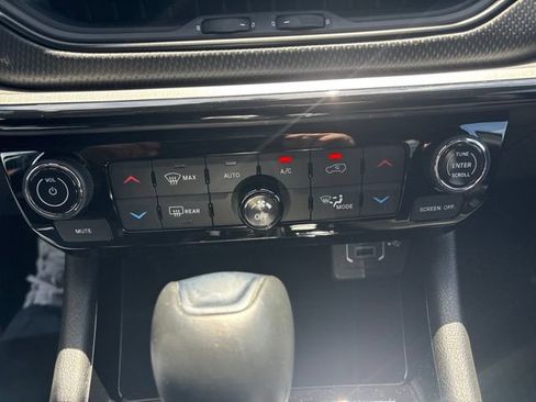 Used 2025 Jeep Compass Trailhawk AWD/4WD image 34
